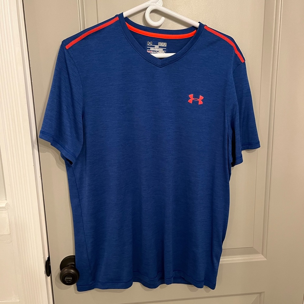Under Armour size Medium blue heat gear short sleeve t shirt